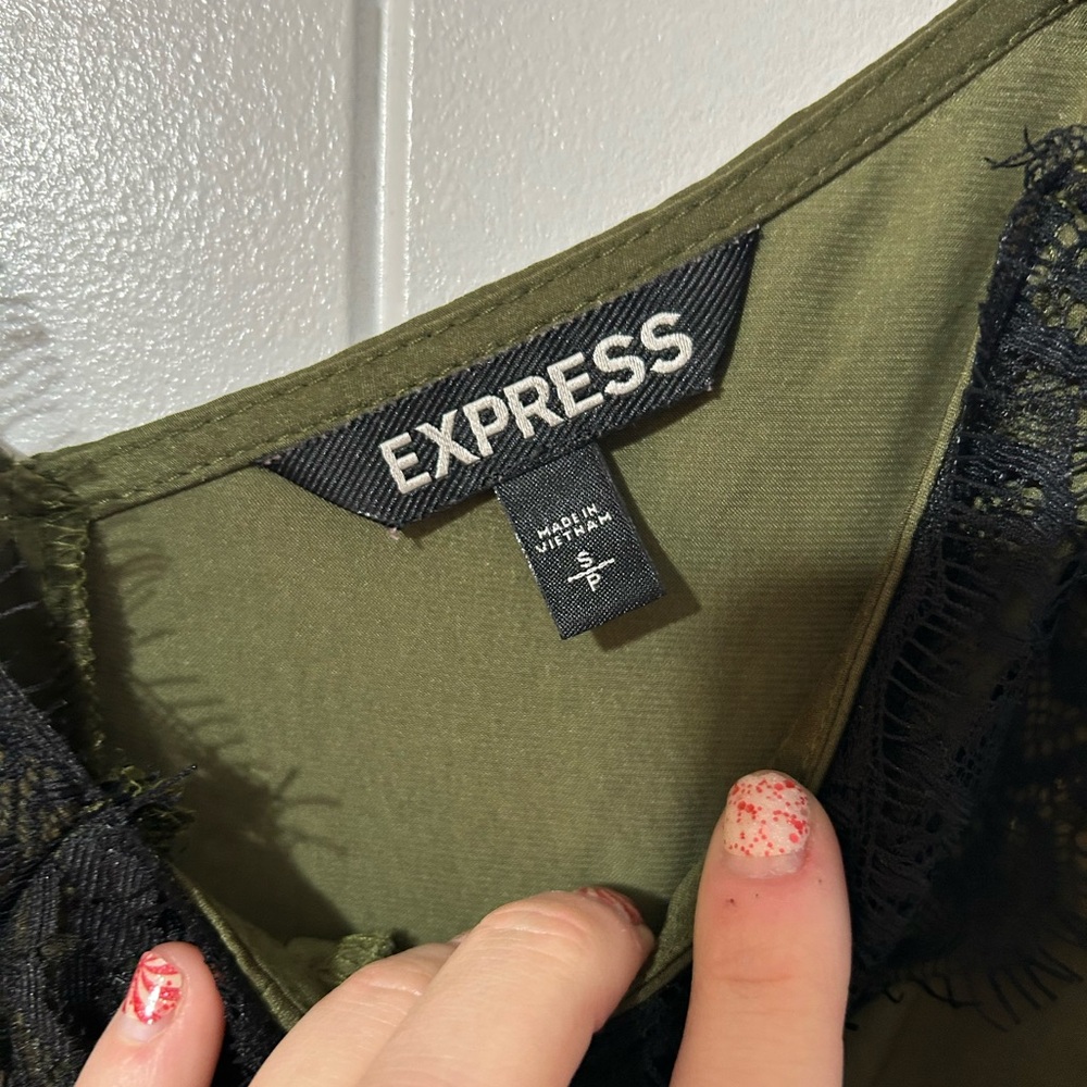 Express Lace Cami - Picture 3 of 3